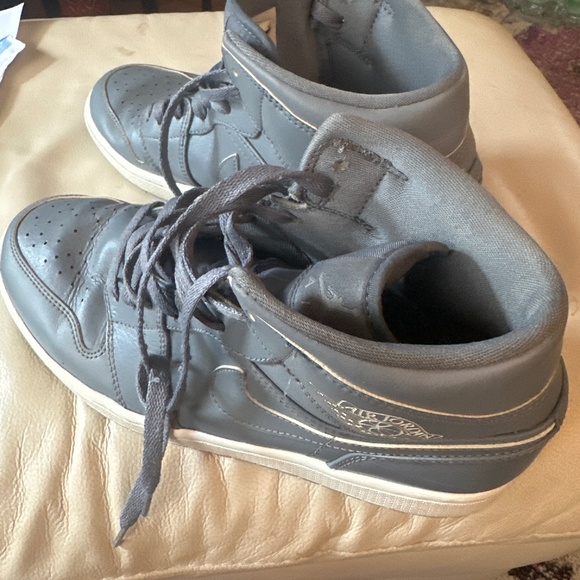 Air Jorden men shoes pure leather size 9 - Picture 1 of 12